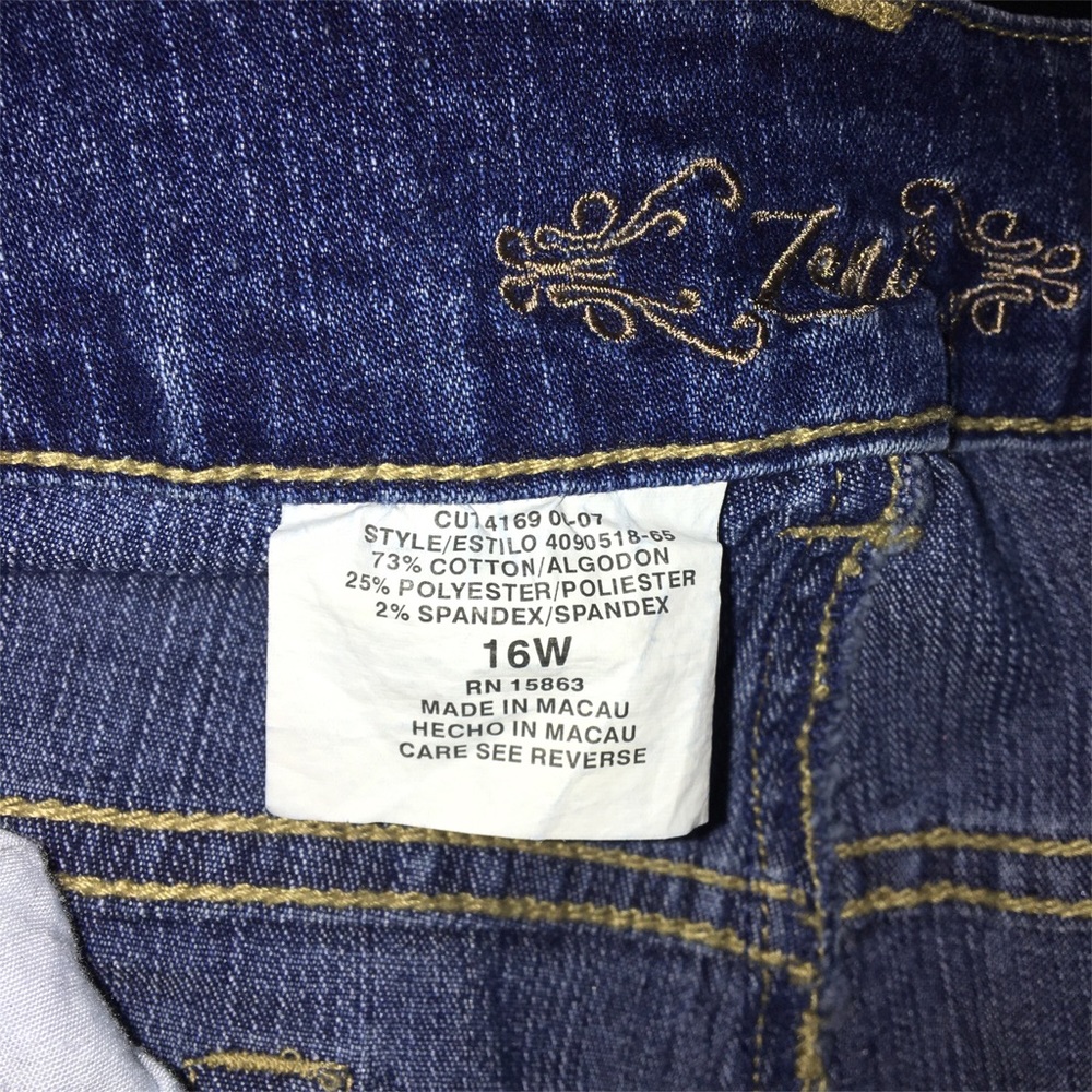 Jeans - Picture 2 of 3